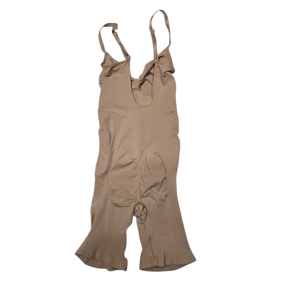 Skims Seamless Sculpt Mid Thigh Bodysuit Body Shaper Sculpting Clay Large NWOT - Picture 2 of 3